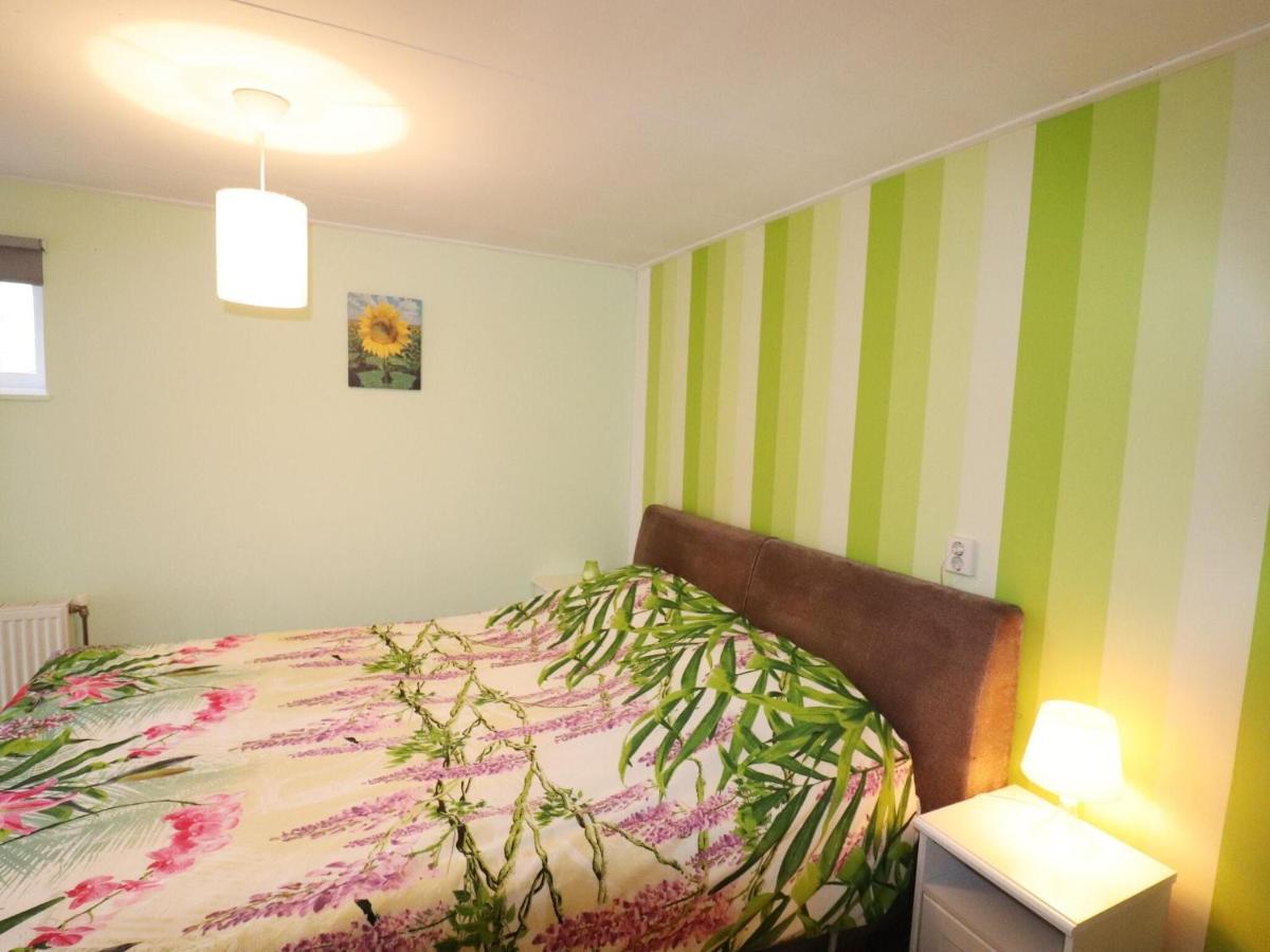 Fine Holiday Home In Donkerbroek Esterno foto